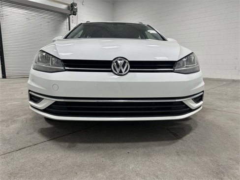 Used 2018 Volkswagen Golf S image 10
