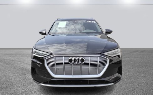 Used 2022 Audi e-tron Premium Plus w/ Premium Plus Package image 2