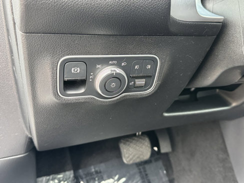 Certified 2025 Mercedes-Benz GLB 250 image 18