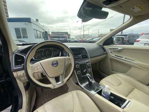 Used 2015 Volvo XC60 T5 w/ Proximity Package image 25