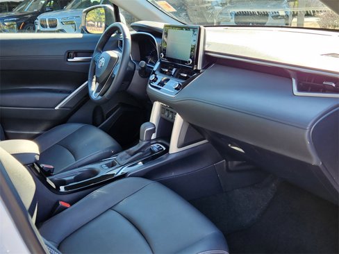 Used 2022 Toyota Corolla Cross XLE image 16