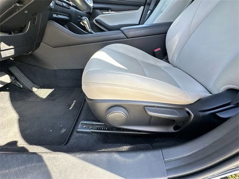 Used 2019 MAZDA MAZDA3 Hatchback image 12