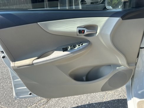 Used 2012 Toyota Corolla LE image 20