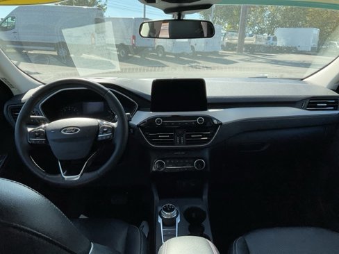 Used 2022 Ford Escape SEL image 9
