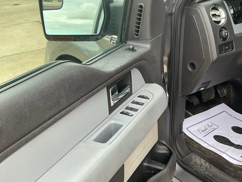 Used 2012 Ford F150 XLT w/ XLT Chrome Pkg image 8