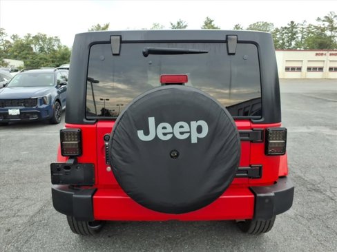 Used 2017 Jeep Wrangler Unlimited Sahara image 5