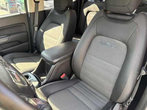 Used 2015 GMC Canyon SLE image 21