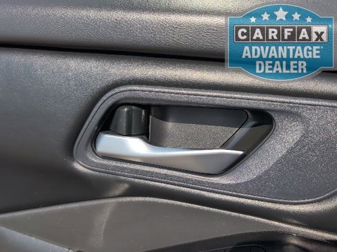 Used 2024 Nissan Rogue SV image 16