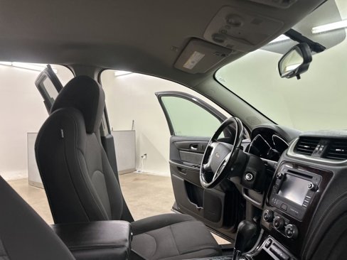 Used 2017 Chevrolet Traverse LT image 20