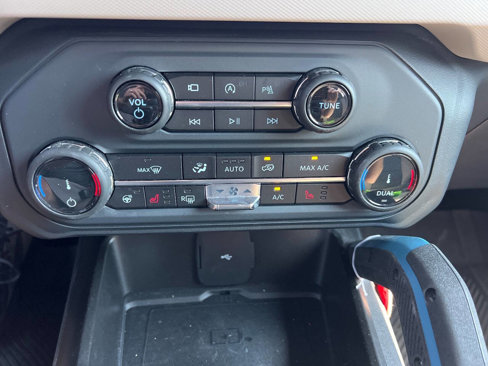 Used 2022 Ford Bronco Wildtrak image 26