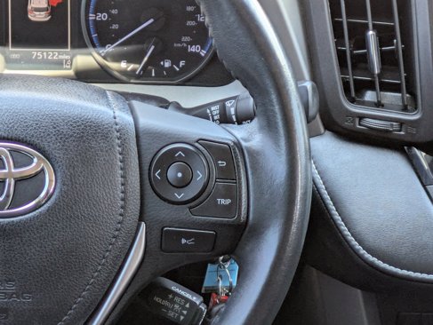Used 2018 Toyota RAV4 XLE image 22
