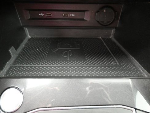 Used 2021 Volkswagen Tiguan SE image 23