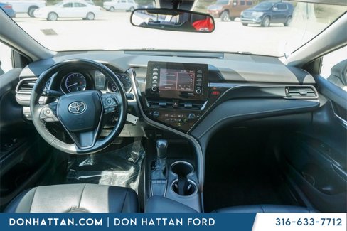 Used 2023 Toyota Camry SE image 4