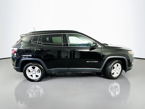 Used 2022 Jeep Compass Latitude image 8
