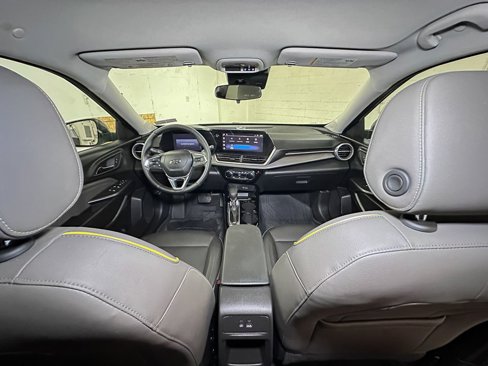 Used 2024 Chevrolet Trax ACTIV w/ Driver Confidence Package image 28