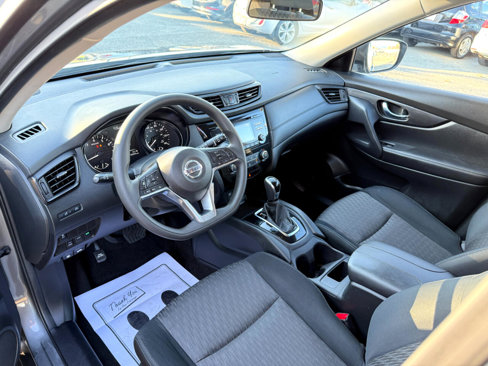 Used 2017 Nissan Rogue S image 11