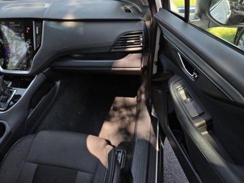 Used 2022 Subaru Outback Premium image 9