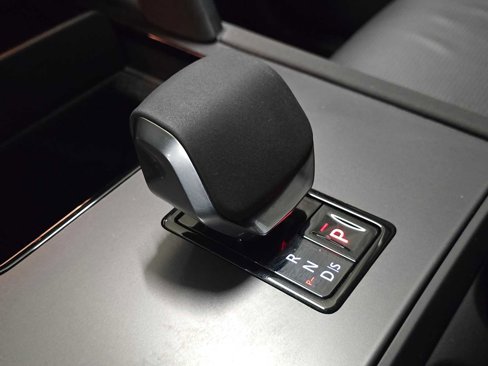 Certified 2025 Land Rover Discovery Sport S image 33