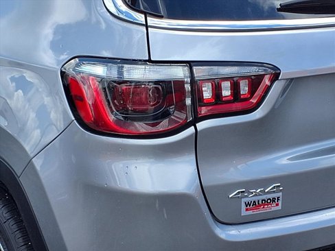 Used 2023 Jeep Compass Sport image 5