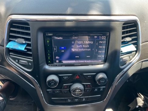 Used 2015 Jeep Grand Cherokee Limited image 16