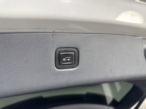 Used 2019 Chevrolet Blazer LT image 33