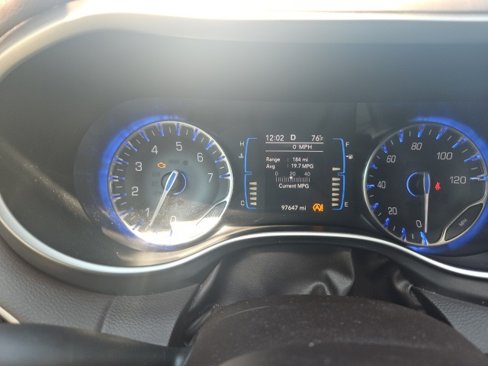 Used 2017 Chrysler Pacifica Touring Plus w/ Tire & Wheel Group image 5