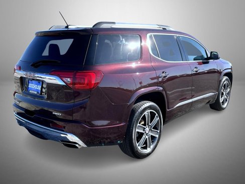 Used 2017 GMC Acadia Denali w/ Technology Package image 5