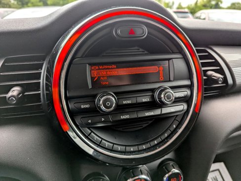 Used 2015 MINI Cooper 2-Door Hardtop image 17