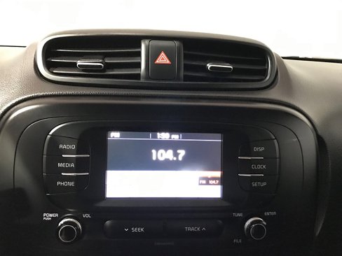 Used 2017 Kia Soul + image 27