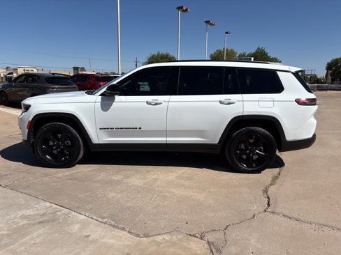 Used 2022 Jeep Grand Cherokee L Laredo image 8