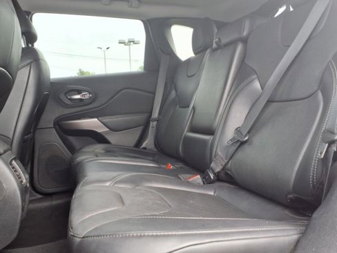 Used 2020 Jeep Cherokee Limited image 13