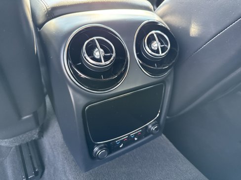 Used 2013 Jaguar XJ image 17
