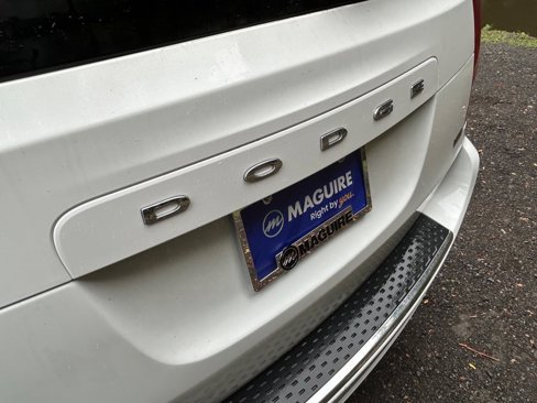 Used 2017 Dodge Grand Caravan SE image 6