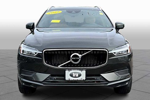 Used 2019 Volvo XC60 T5 Momentum w/ Multimedia Package image 3