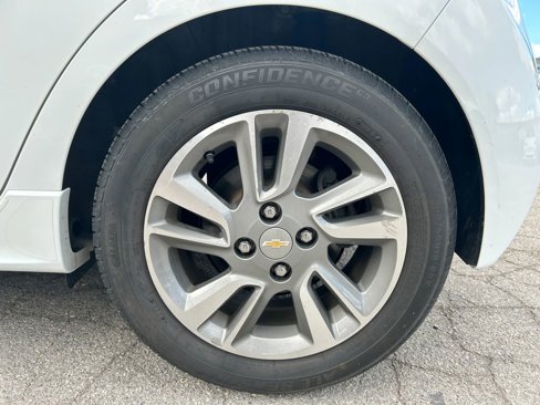 Used 2015 Chevrolet Spark LT image 18