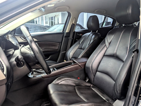 Used 2017 MAZDA MAZDA3 Touring image 18