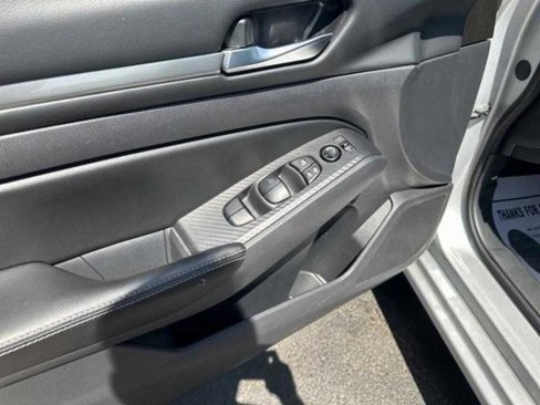 Used 2022 Nissan Altima 2.5 SV image 7