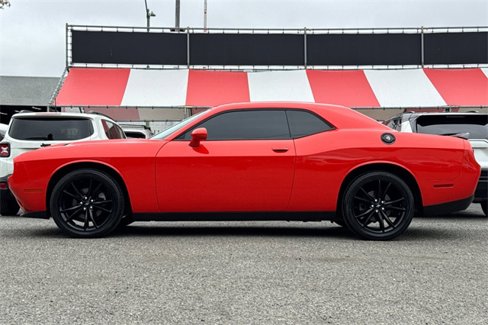 Used 2018 Dodge Challenger SXT w/ Blacktop Package image 7