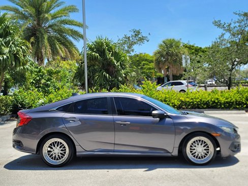 Used 2016 Honda Civic EX-T image 4