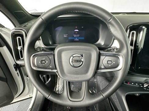 Certified 2025 Volvo XC40 B5 Core image 11