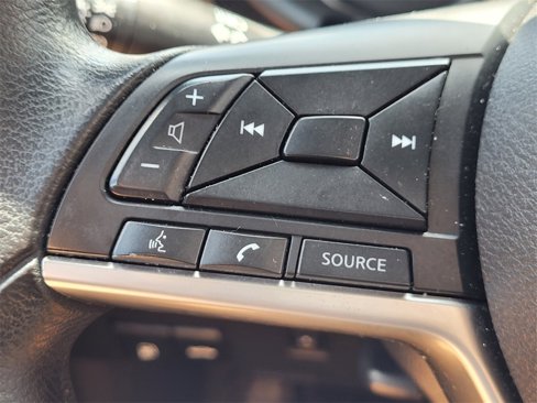 Used 2018 Nissan Kicks S image 27