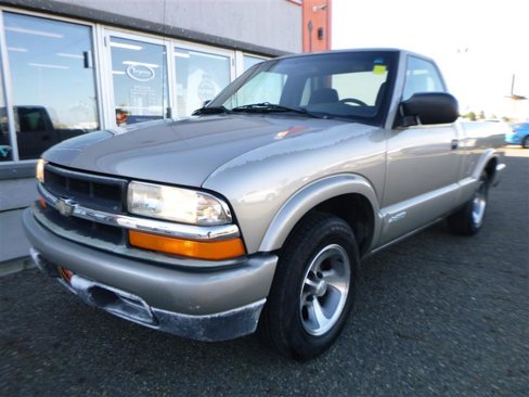 Used 2001 Chevrolet S10 Pickup LS w/ Preferred Equipment Group image 1