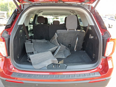 Certified 2022 Ford Explorer XLT image 30