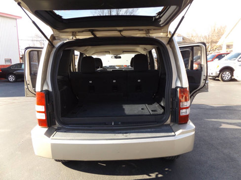 Used 2011 Jeep Liberty Sport image 28