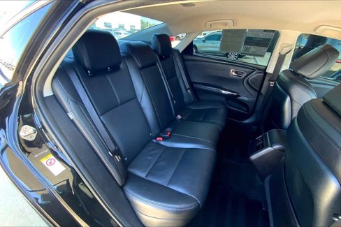 Used 2017 Toyota Avalon XLE image 16
