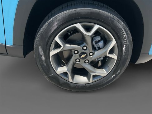 New 2025 Chevrolet Trax LT w/ Driver Confidence Package image 15