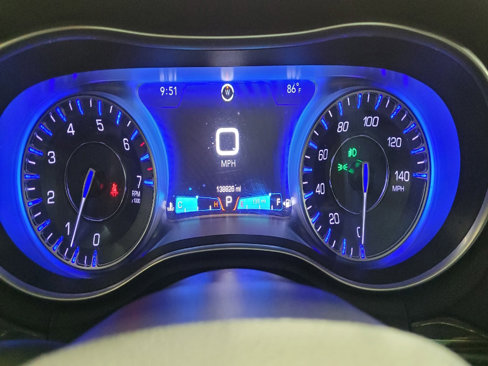 Used 2018 Chrysler 300 Limited image 23