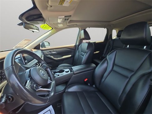 Used 2021 Nissan Rogue SV w/ Premium Package image 11