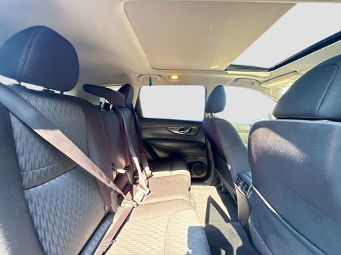 Used 2020 Nissan Rogue SV w/ Sun & Sound Touring Package image 28
