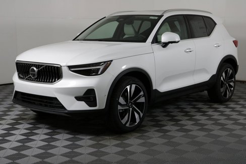 Used 2025 Volvo XC40 B5 Ultra w/ Protection Package Premier image 7
